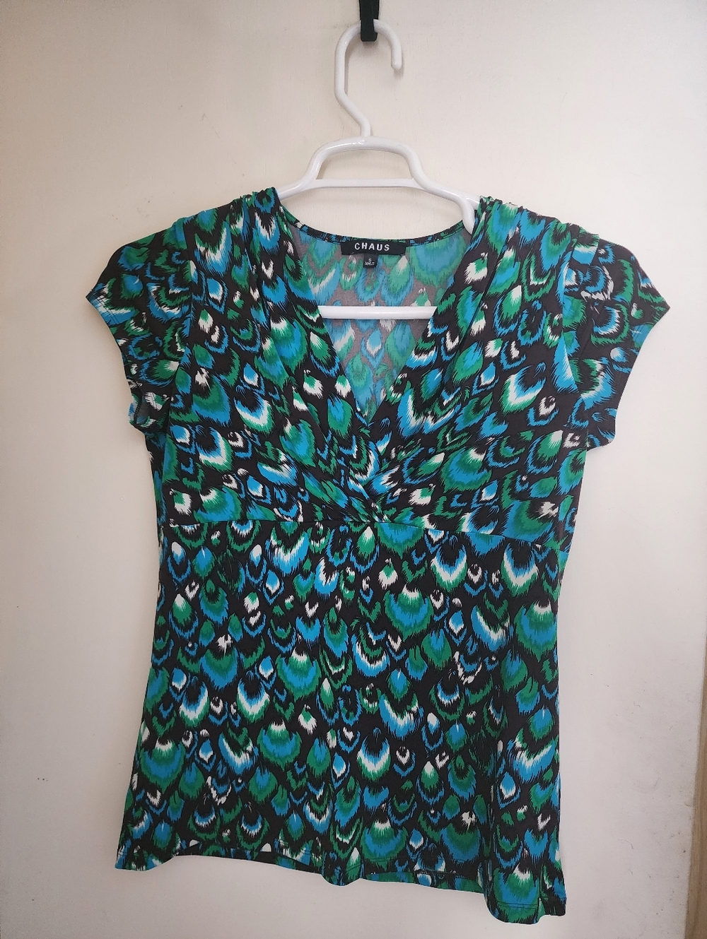 Chaus Green and Blue Printed V-Neck Top